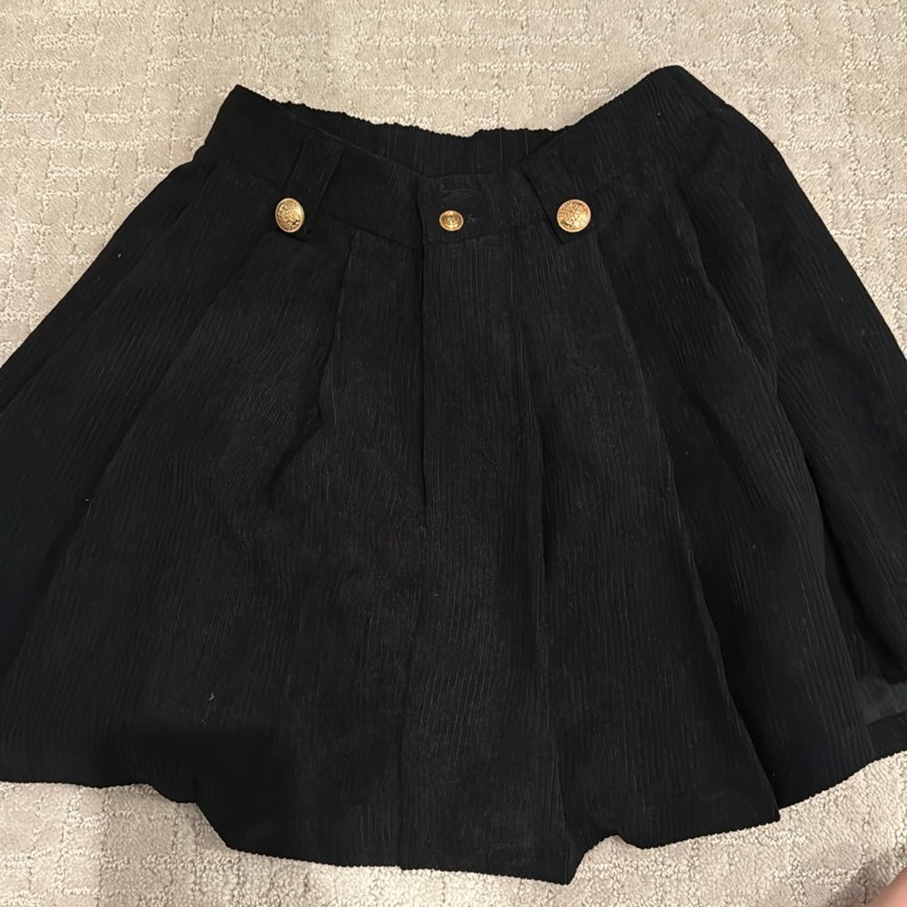 I sell skirt totally new, without use, very nice skirt.